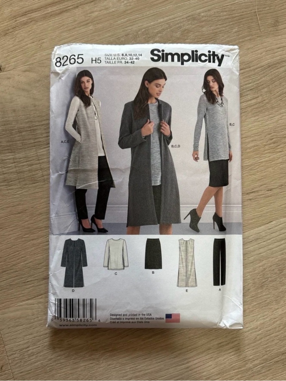 Simplicity || #8265 || women’s sewing pattern for knit fabric garments